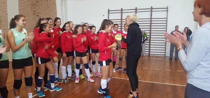 Волейболистките на Локомотив U17 първи на турнир в София
