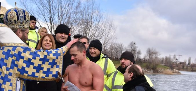 Столичният кмет почете Богоявление, победителят дари парите от наградата (СНИМКИ)