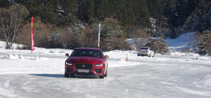 Jaguar XE и Land Rover Discovery Sport „сложиха” зимните кънки