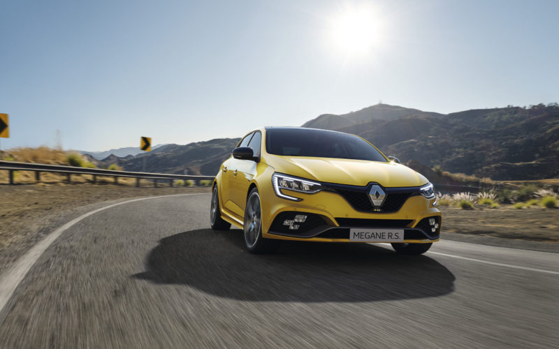 Емблемата Renault Megane пое нови предизвикателства