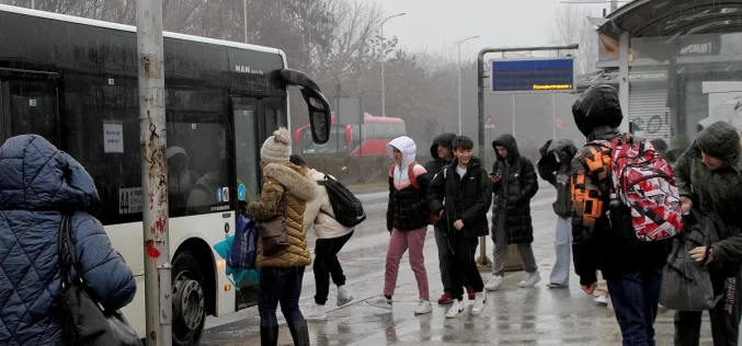 Учениците до 14-годишна възраст ще пътуват безплатно в градския транспорт