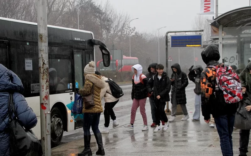 Учениците до 14-годишна възраст ще пътуват безплатно в градския транспорт