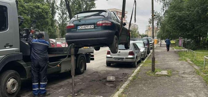 В „Надежда“ лепнаха стикери на над 200 стари трошки (СНИМКИ)