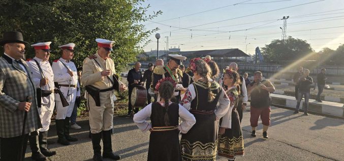 С ретро влак от София до Враца