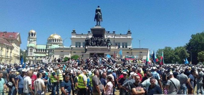 В понеделник 7 протеста блокират София ВИДЕО