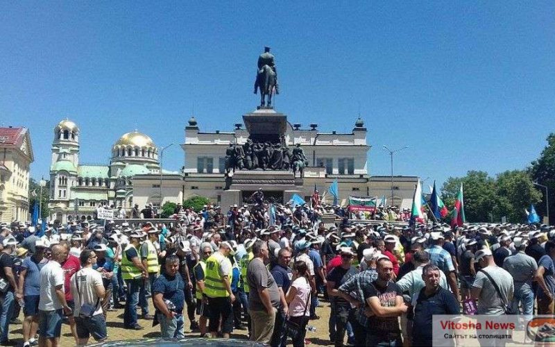 В понеделник 7 протеста блокират София ВИДЕО