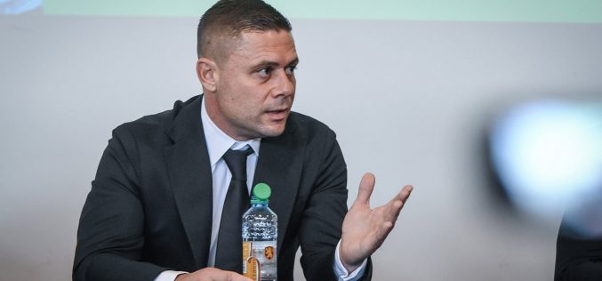 Александър Димитров хвърли оставка