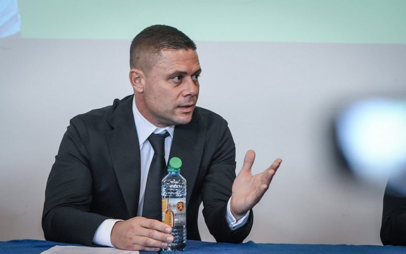 Александър Димитров хвърли оставка